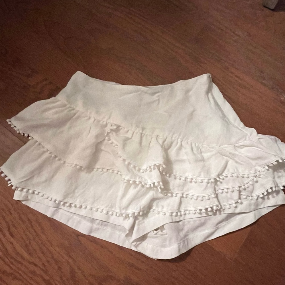 white do+be skort: